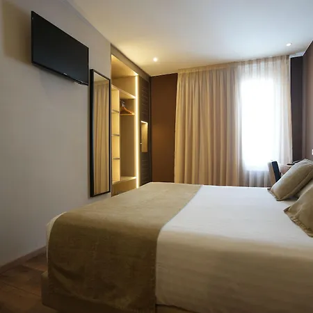 Отель Windsor Tossa - Adults Only 16 3*